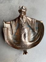 CURIOSA. L'invasion jaune. Bronze doré