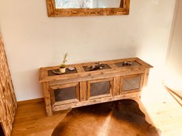 Helles Sideboard aus Altholz, Unikat