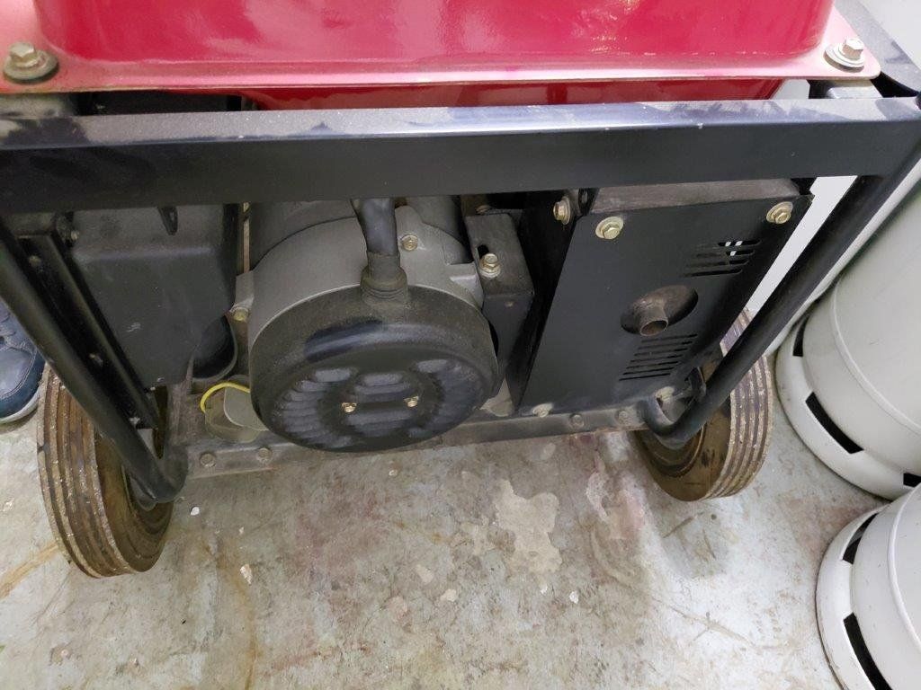 Stromgeneratoren: Stromerzeuger ARWin G5500-3EF Benzin DEFEKT – Defekt aus Schlieren von catrade 4