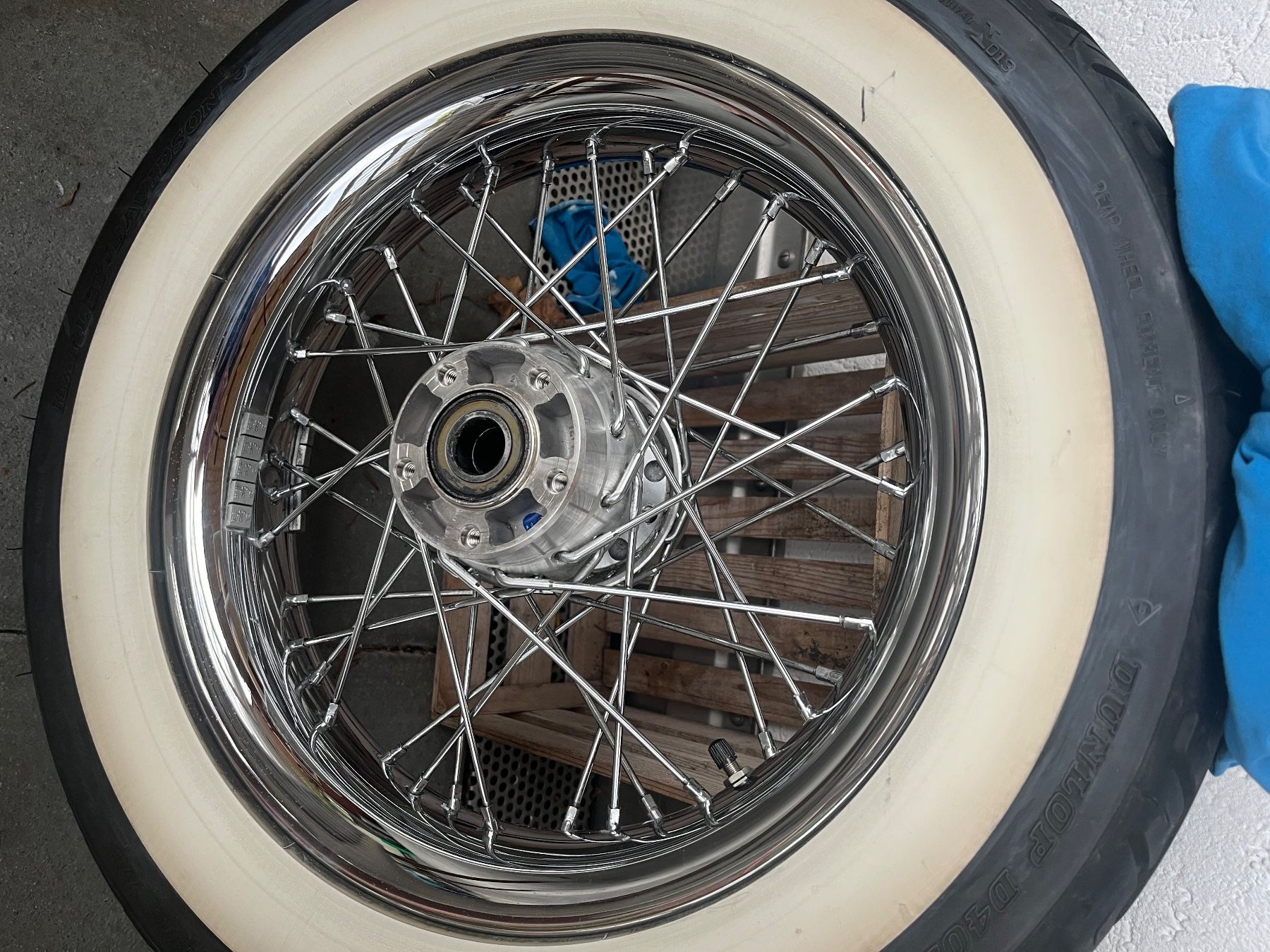 Pneumatici & Ruote complete: Hinterrad zu HD Softail deLuxe – Difettoso da Klingnau venduto da Thbe