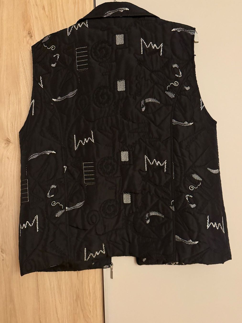 Gilet & Giacche senza maniche: Gilet noir matelassé, taille 44 – Usato da Pampigny venduto da nouveau11 1