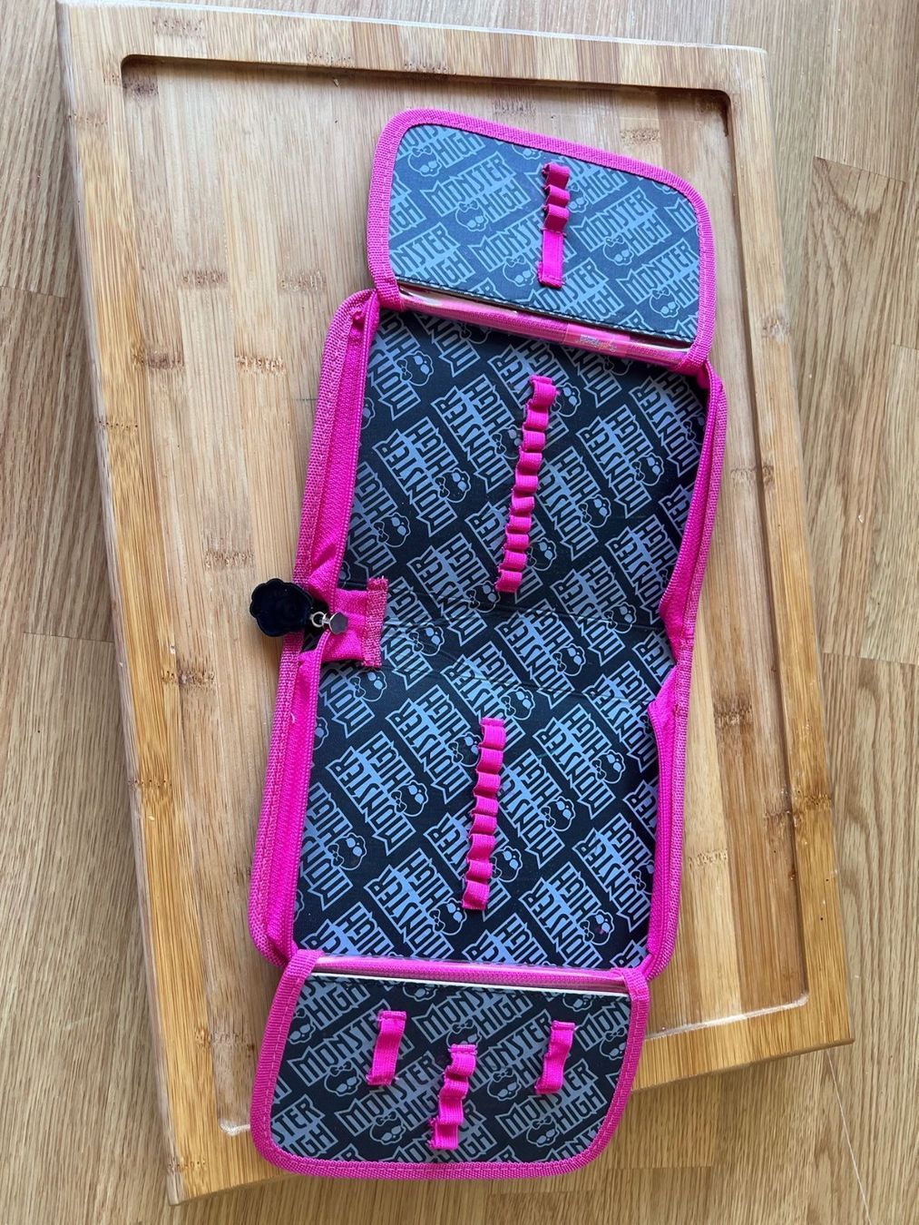 Astucci : Monster High Mäppchen – Usato da Tafers venduto da JP911 4