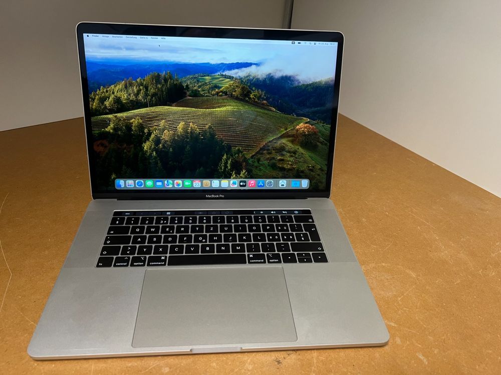 MacBook Pro 2018 15インチ i9 32GB 1TB Amazon.com: Apple 2018