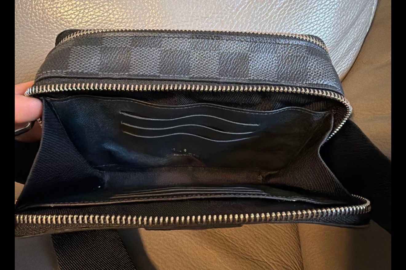 Louis Vuitton Borse: Louis Vuitton Schultertasche in gutem Zustand. – Usato da Frick venduto da ans_6s8d 3