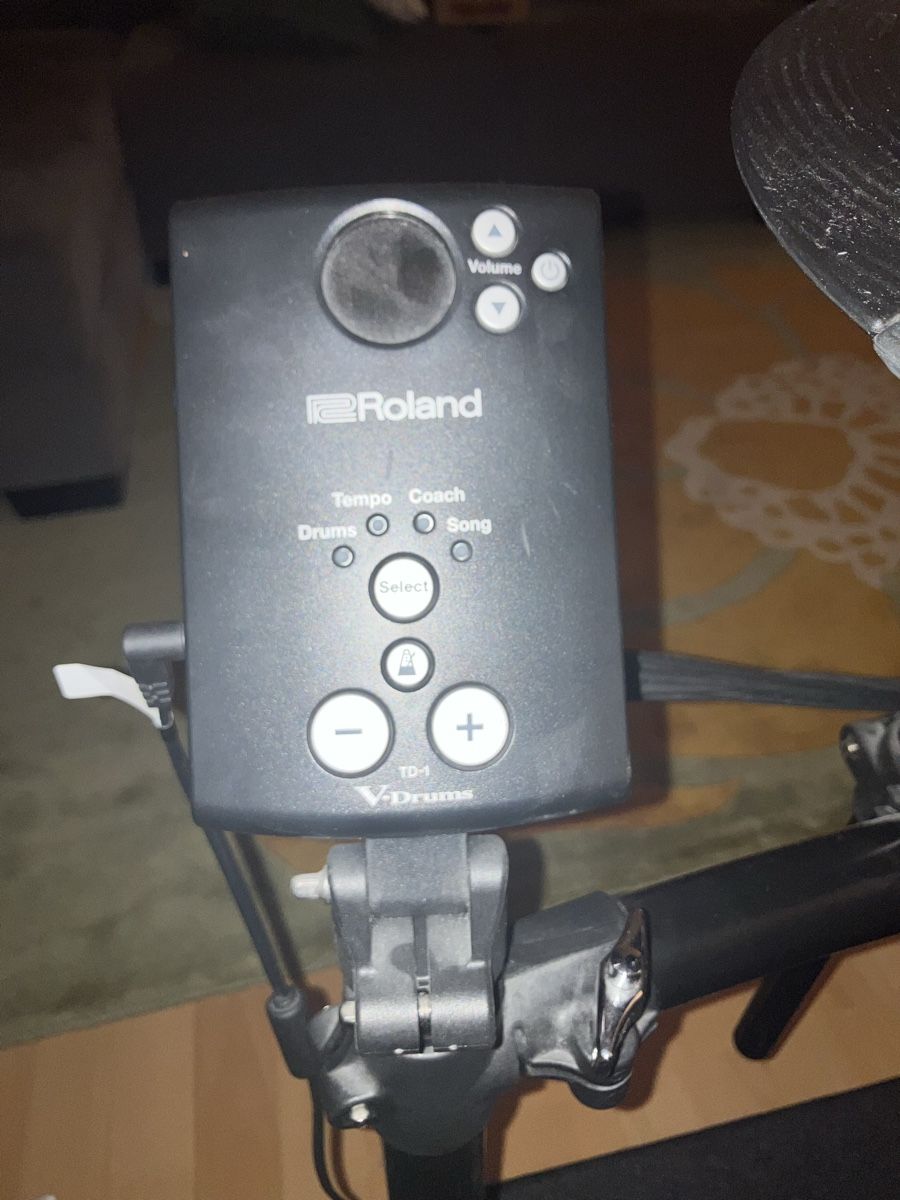 Roland Strumenti musicali: Roland V-Drums TD-1 E-Drums – Usato da Zürich venduto da xblth 2