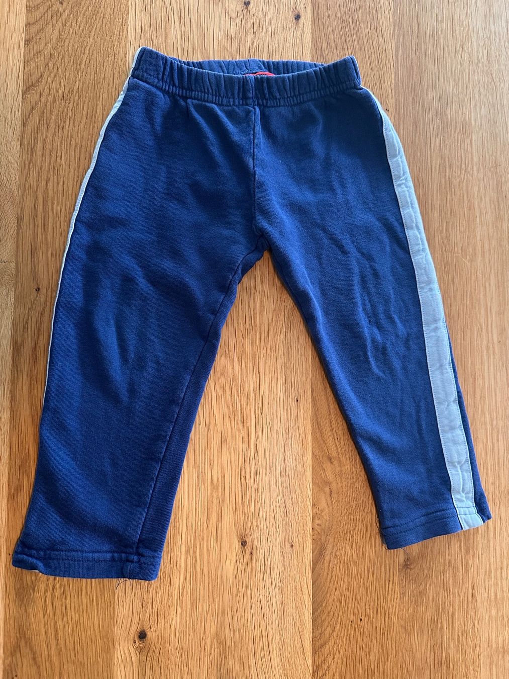 Pantaloni: Superman Trainingshose, Jogginghose Grösse 86/92 – Usato da Illnau venduto da Xanny777