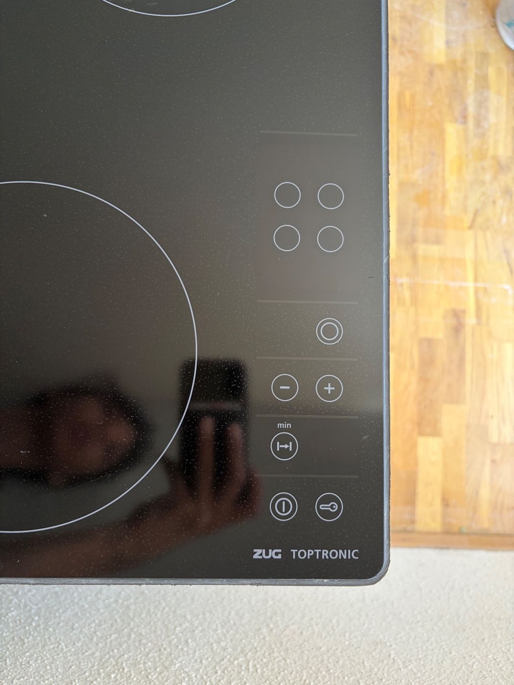 V-Zug Elettrodomestici da cucina: V-ZUG Toptronic Glaskeramik-Kochplatte – Usato da Zürich venduto da Da0289 1