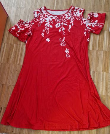 neues Kleid rot mit weissen Blumen schulterfrei Grösse M