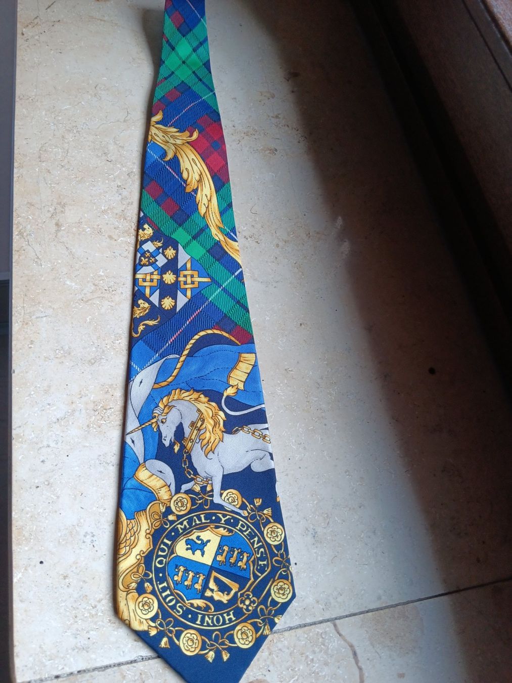 Versace Cravates: Krawatte Versace Einhorn – D'occasion à Büsingen par Flohminator
