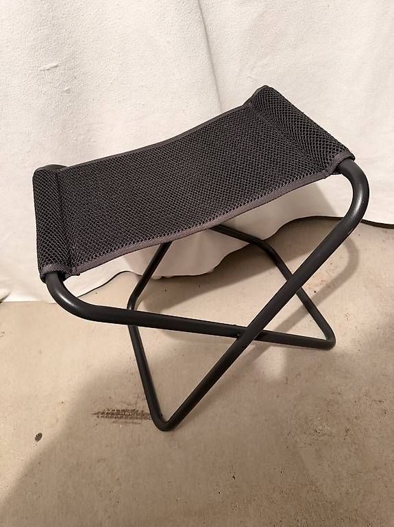 Sgabelli: NEU Hocker mit Tischplatte – Usato da Muhen venduto da bebesonne
