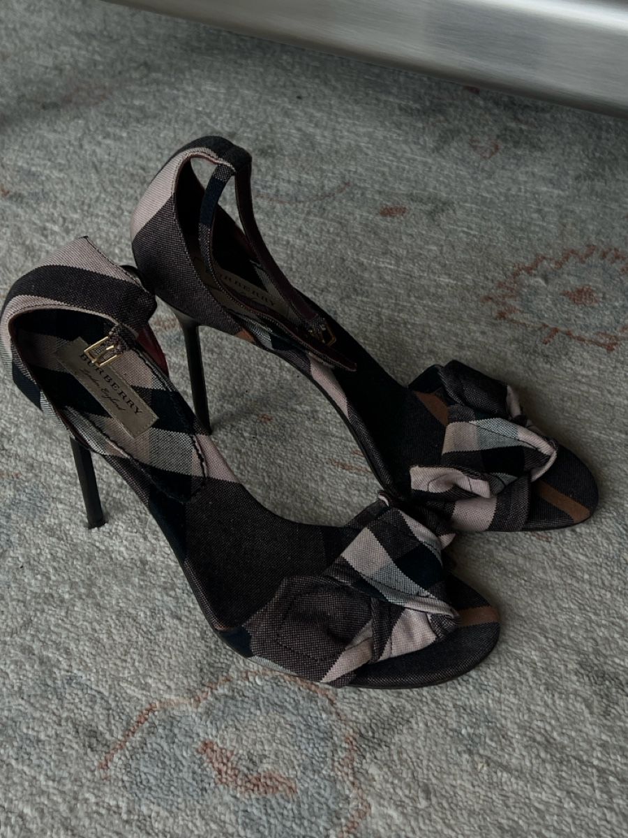Burberry Scarpe da donna:     High Heels – Usato da Adliswil venduto da adl_n8fc