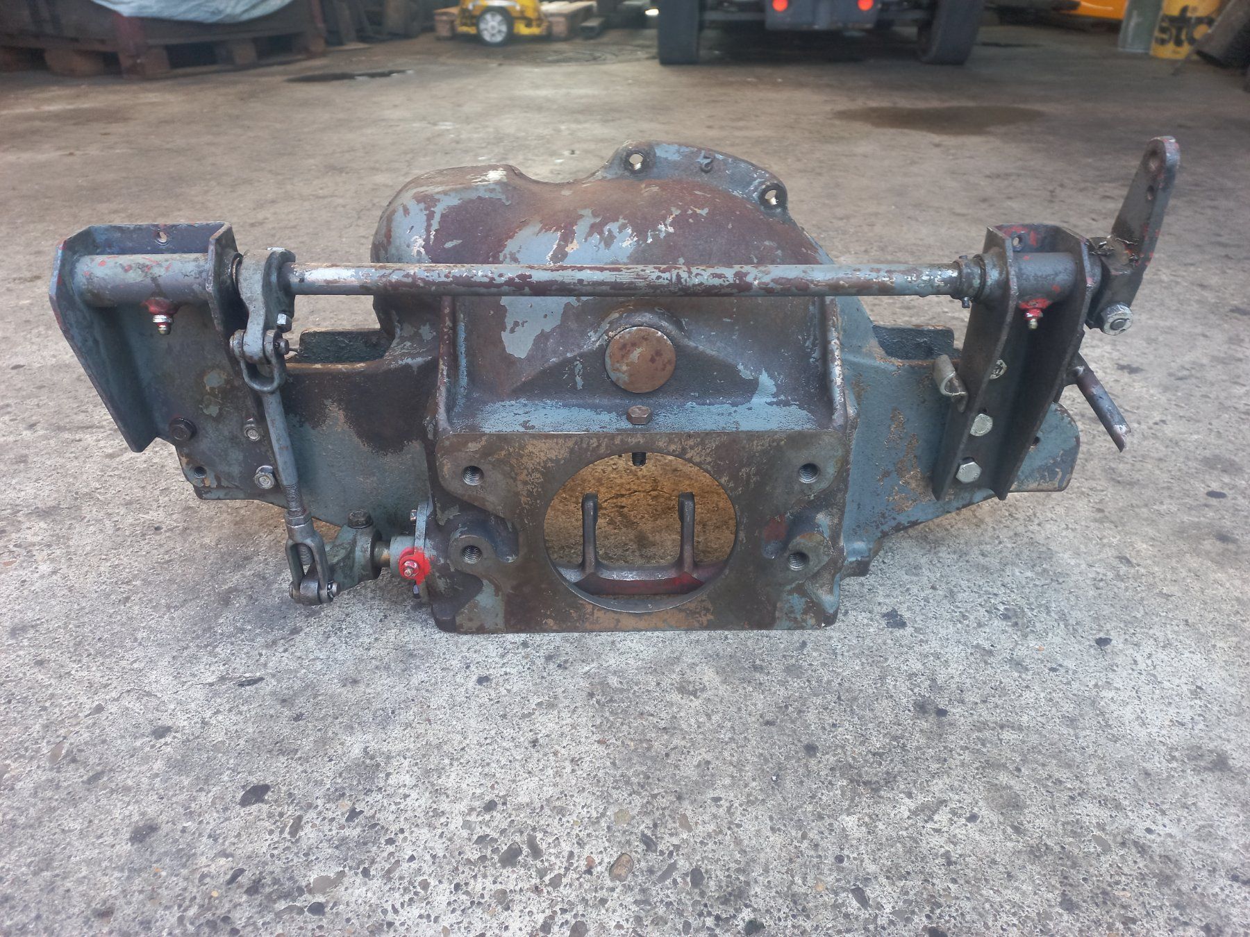 Mopar Tutti pezzi di ricambio auto: Oldtimer Kupplungsgehäuse Dodge WC  Mowag / Mopar / Chrysler – Usato da Dulliken venduto da Dullikenlerchclassic 2