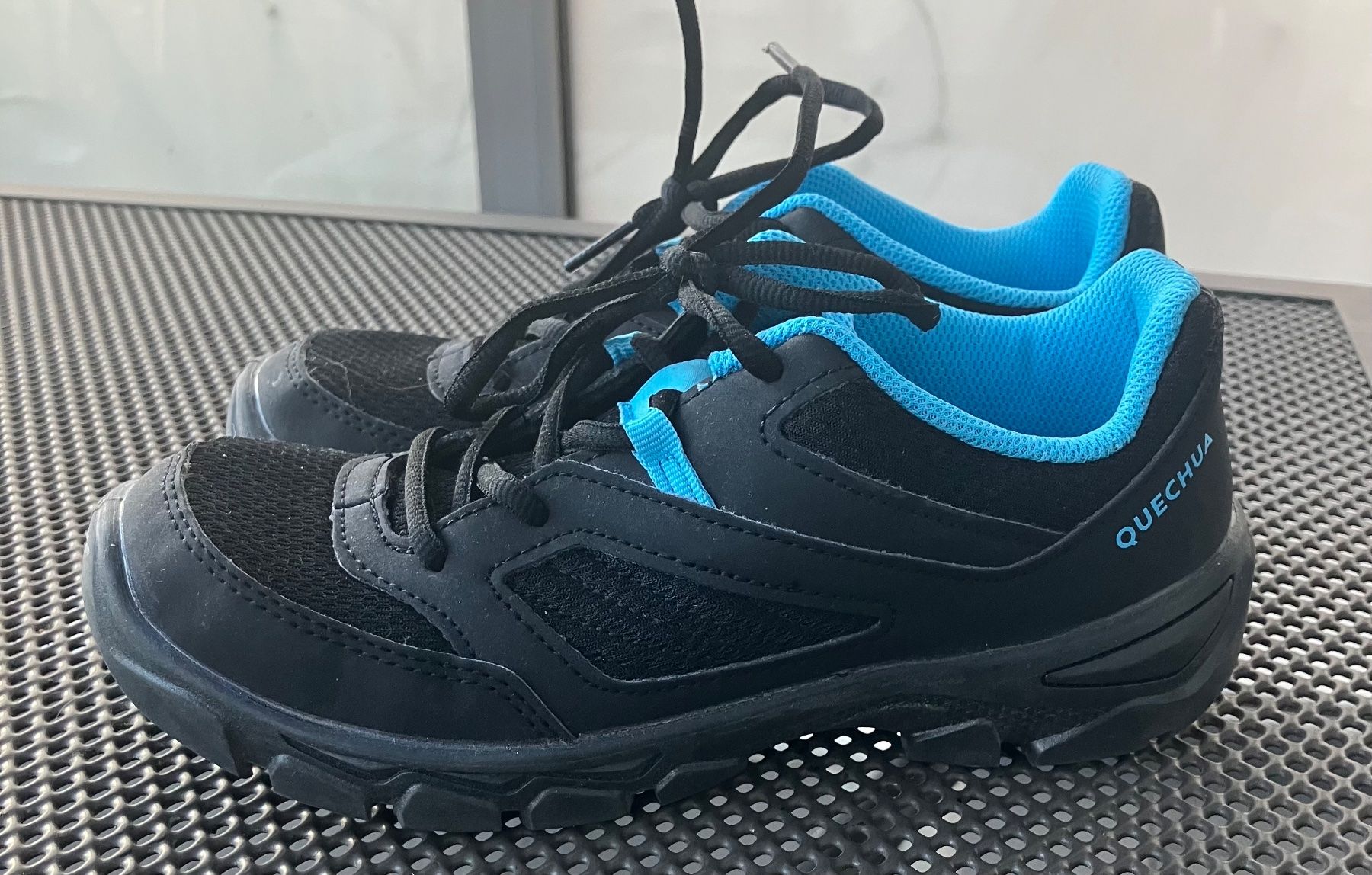 Decathlon Scarpe per ragazzi: Wanderschuhe Gr 36 zuverkaufen – Usato da Schönenwerd venduto da JUJANILE 1