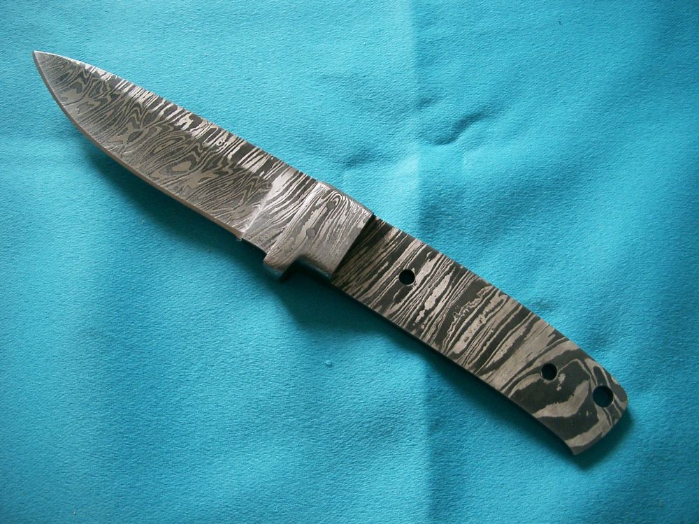 Damast Messer, Sehr Schönes Hand Geschmiedetes Damast Jagd Messer 727EA
