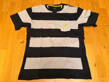 Neues Adidas T-Shirt Grösse M