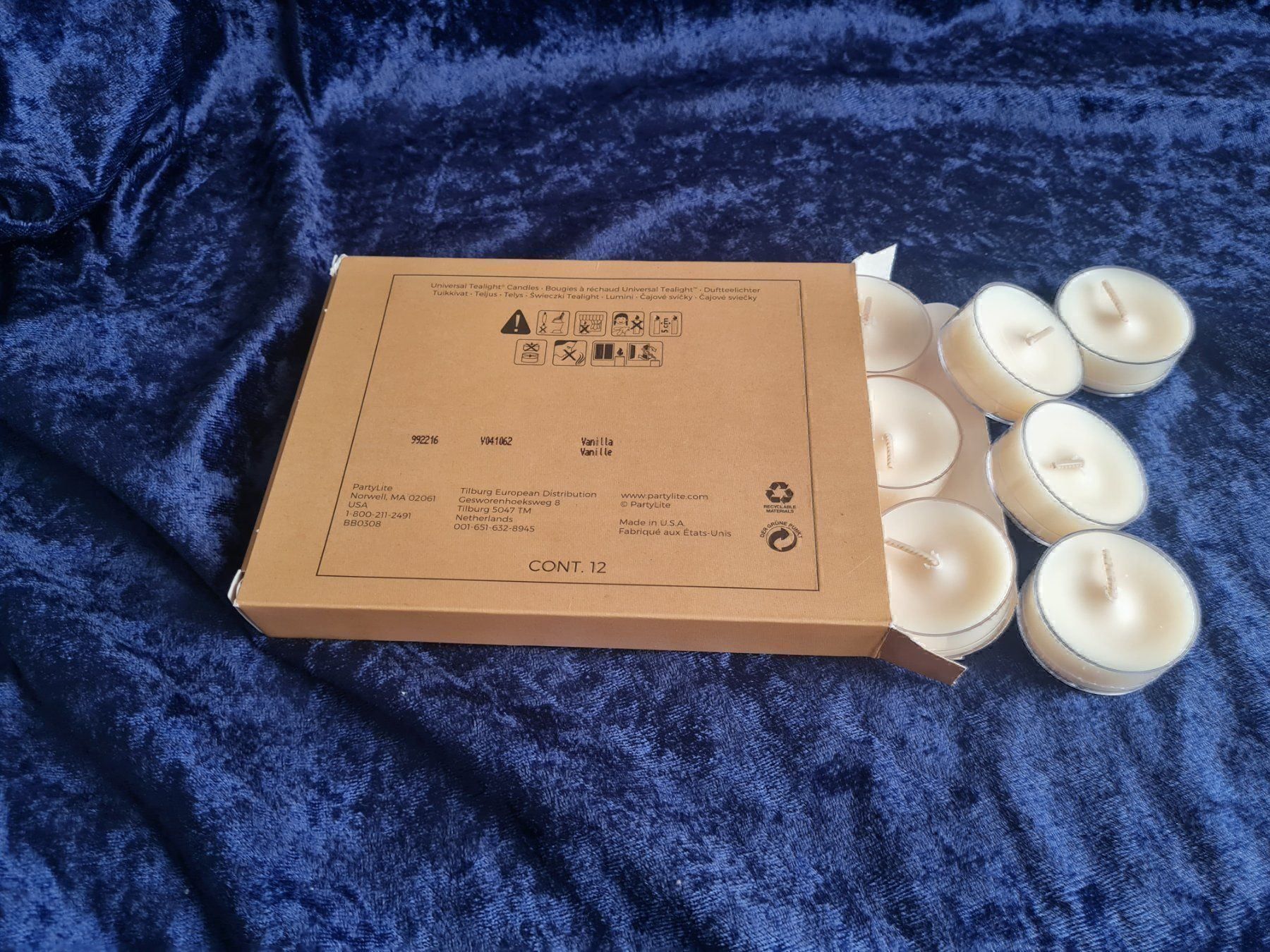 Partylite Candele: PartyLite - 12 Teelichter Vanille – Nuovo e nell'imballaggio originale da Othmarsingen venduto da Kleibai