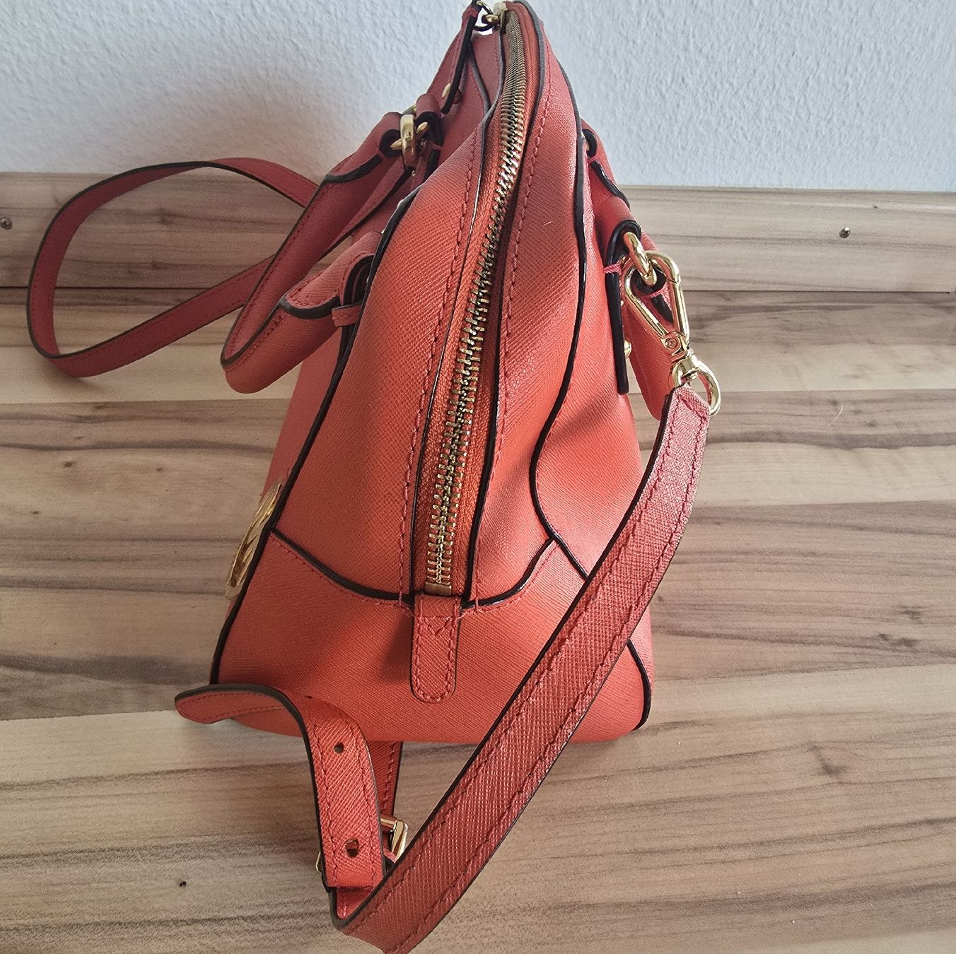 Michael Kors Borse da donna: Michael Kors Handtasche Rot – Usato da Luzern venduto da Maggiday 2