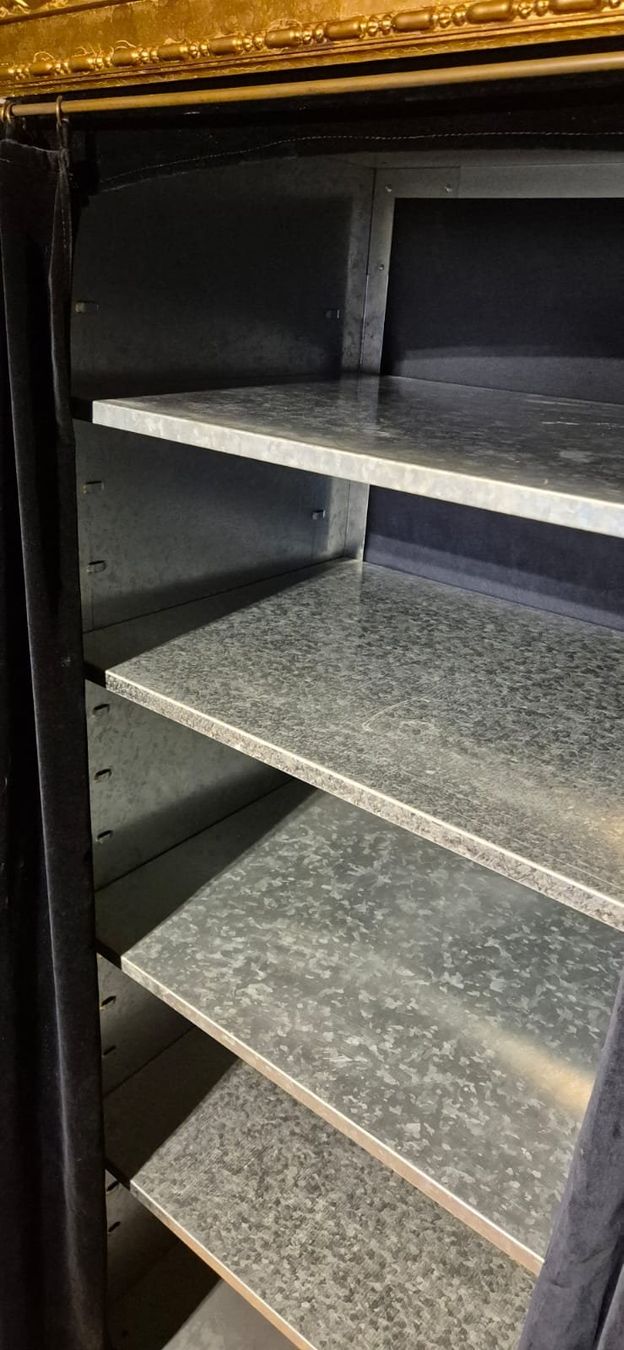 Armadi: Mehrzweckschrank – Usato da Laupen BE venduto da endofgreen13 2