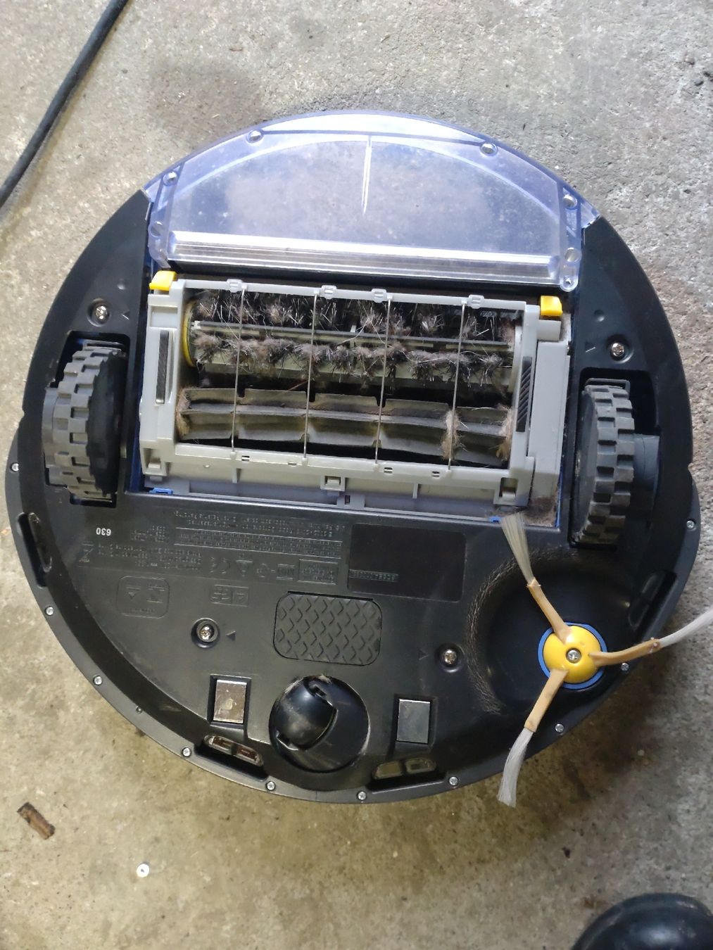 Irobot Aspirapolveri & Accessori: Aspirateur robot iRobot Roomba 630 – Usato da Vétroz venduto da Guadonjin 1