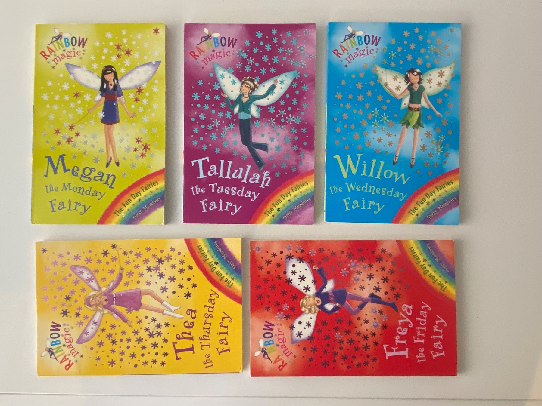 Bücher: 42 Rainbow Magic Bücher - Feen Sammlung Box Set English – Gebraucht aus Mellingen von Lapequenita 9