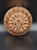 Vintage Wandbehang mit geprägtem Messing Sonnengesicht 1950s