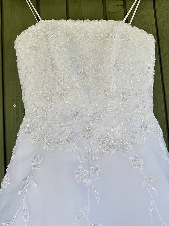 Vestiti: Hochzeitskleid – Usato da Winterthur venduto da Calculating.Infinity
