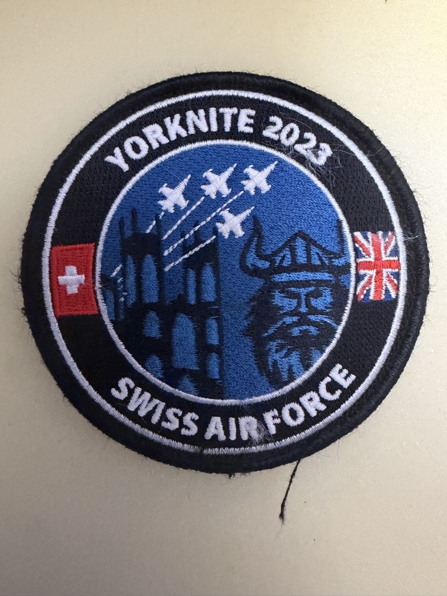 Schweizer Armee Placchette & Badge: Badge Luftwaffe - Schweizer Armee (mit Klett) – Nuovo (secondo la descrizione) da Pregassona venduto da Sangiovese100