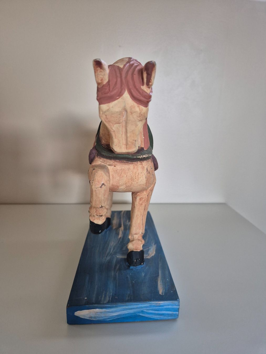 Figuren: Holzpferd mit Sockel handbemalt – Gebraucht aus Dietikon von grafad 1