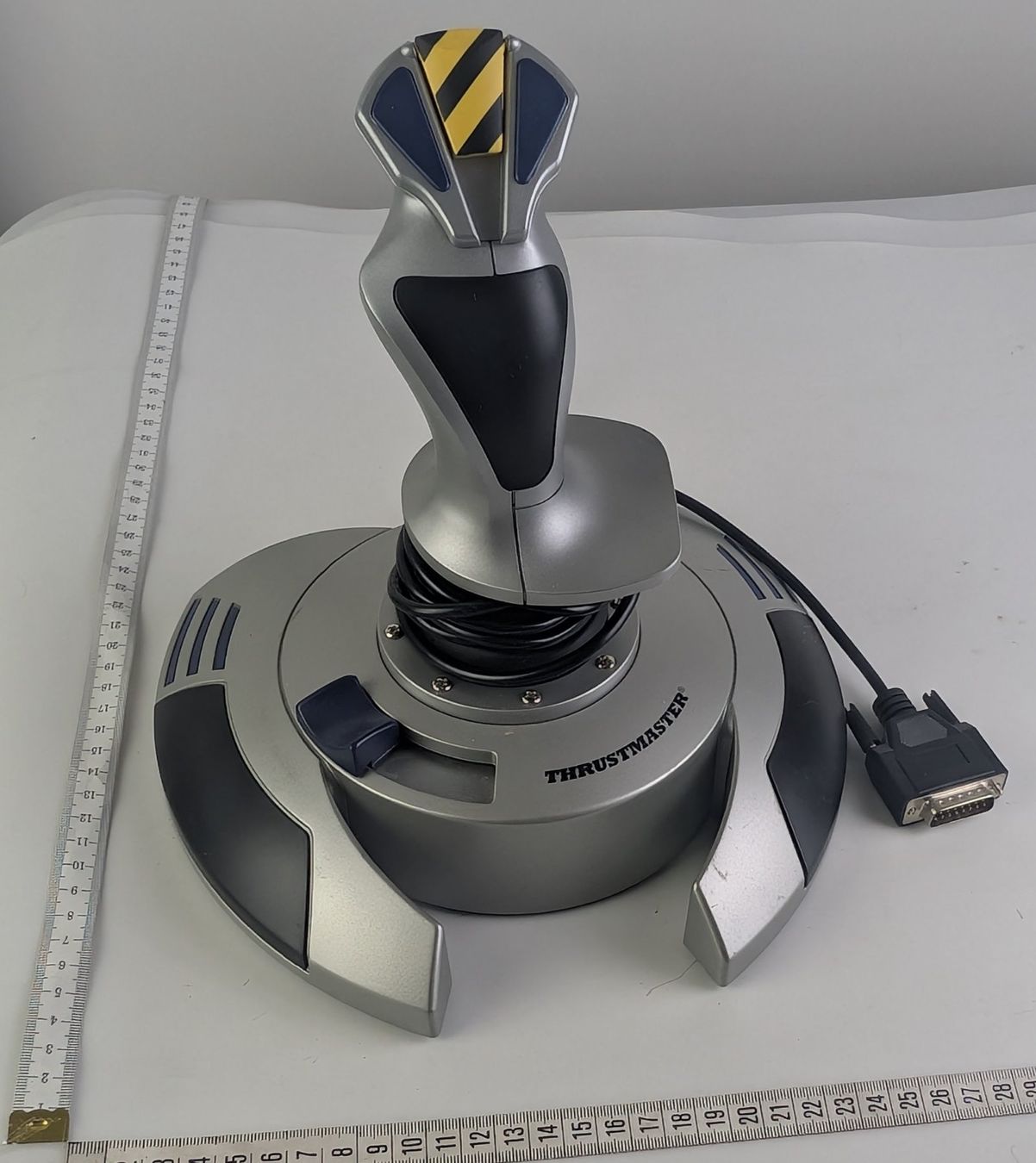 Thrustmaster Controller: Thrustmaster Joystick - Für PC Simulationen geeignet! – Usato da Zürich venduto da axolottchen