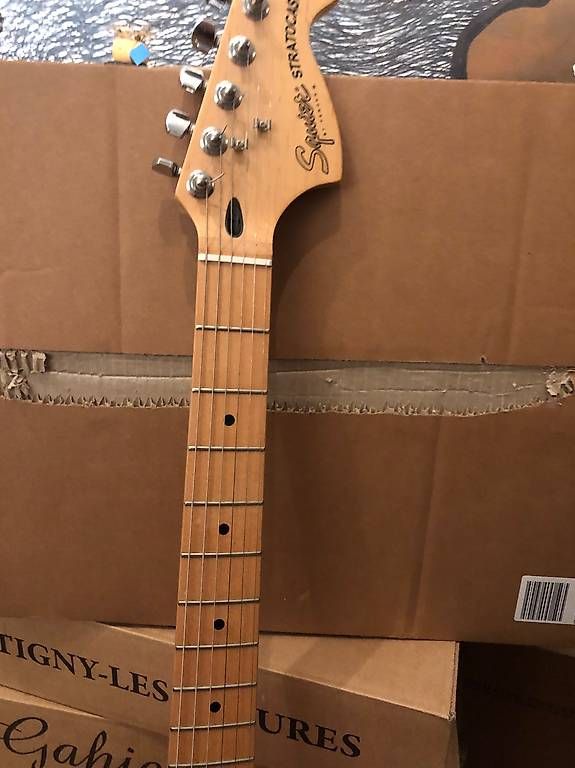 Strumenti musicali: Fender squier stratocaster standard 20 eme anniversaire – Usato da Crissier venduto da Crettexj 2