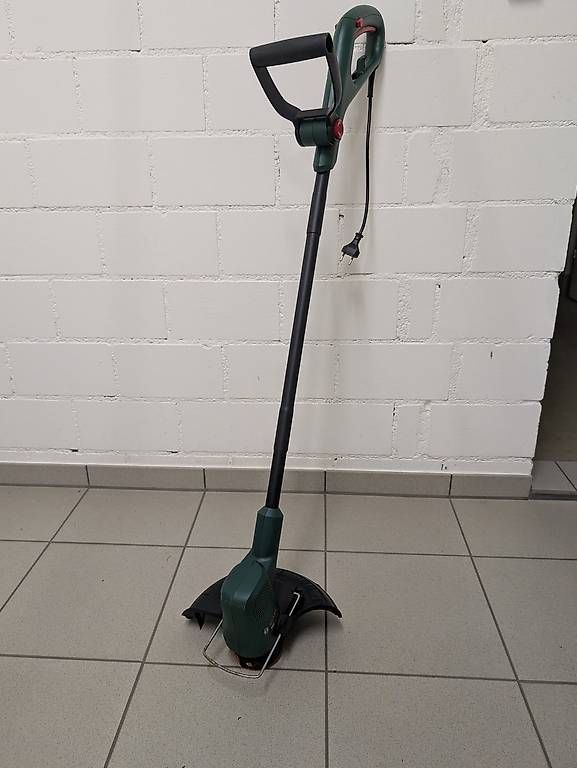 Bosch Tagliaerba: Rasentrimmmer mit Netzkabel – Usato da Wilen b. Wollerau venduto da ela_r8zl