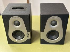 deux haut-parleurs actifs pour PC, lecteur CD...