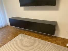 Schönes schwarzes TV-Lowboard / Sideboard zu verkaufen.