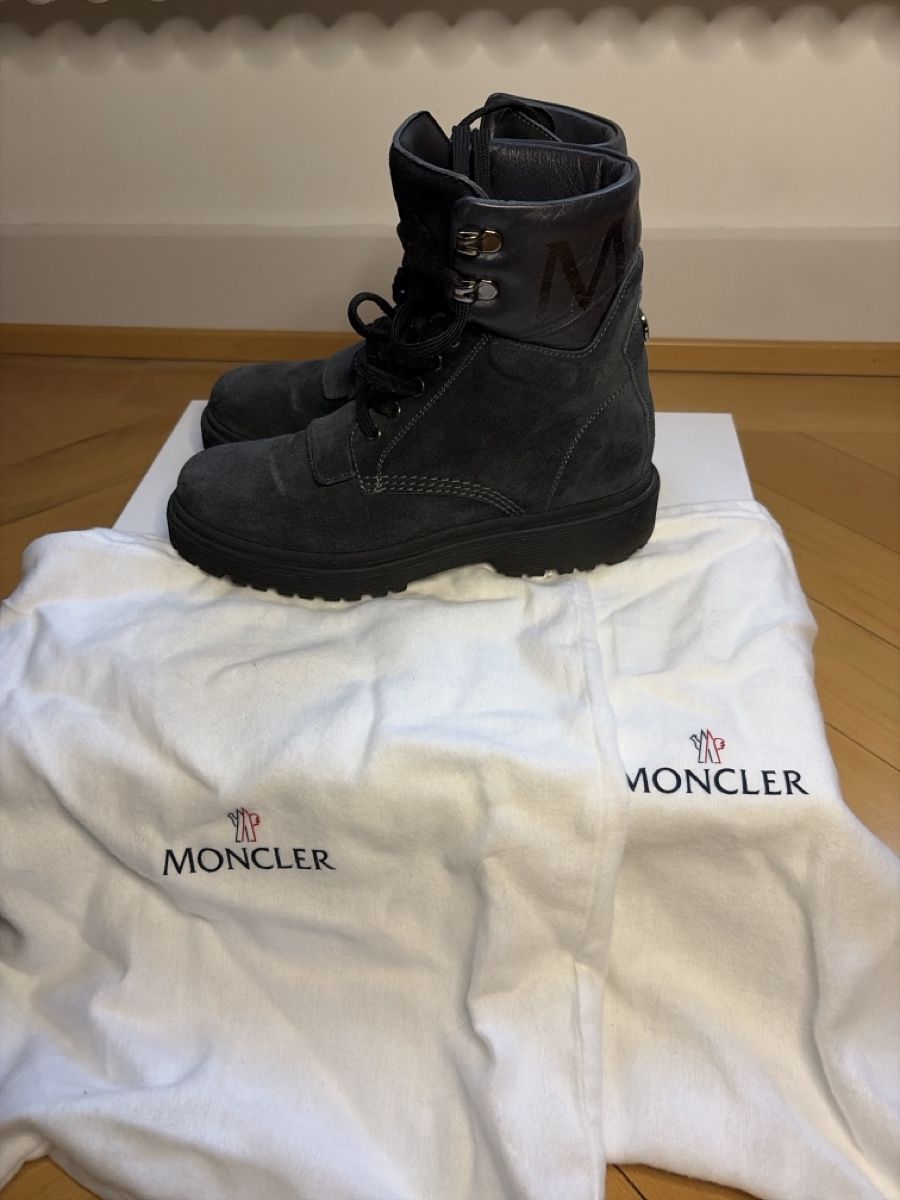 Moncler Scarpe da donna: Moncler boots  – Usato da Zürich venduto da modcoss 1