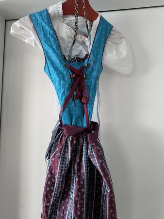 Sehr schönes Dirndl, Grösse 164, wie neu! Top Zustand.