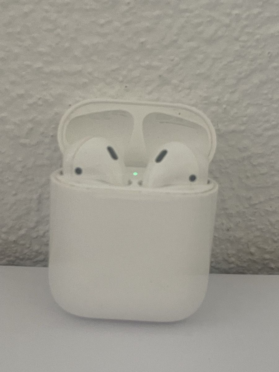 Apple Kopfhörer: AirPods – Defekt aus Sargans von Didis