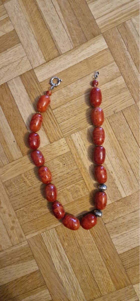Catenine: Rote Korallen Halskette mit Silber Details – Usato da St. Gallen venduto da mania03 1