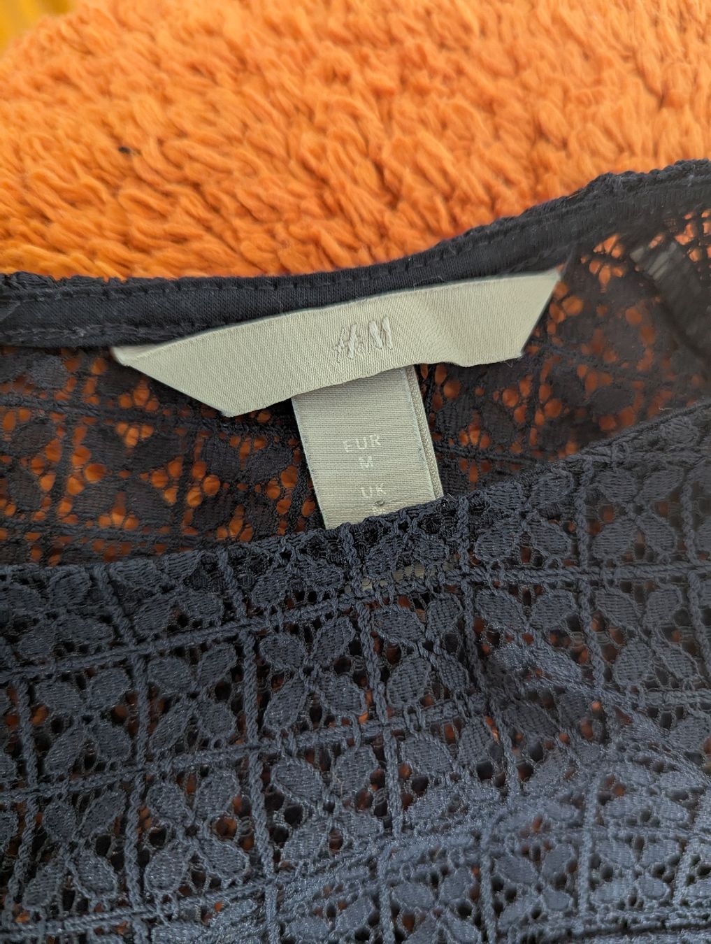 H&M Top: haut H&M taille M – Usato da Montreux venduto da dem_gyt9 3