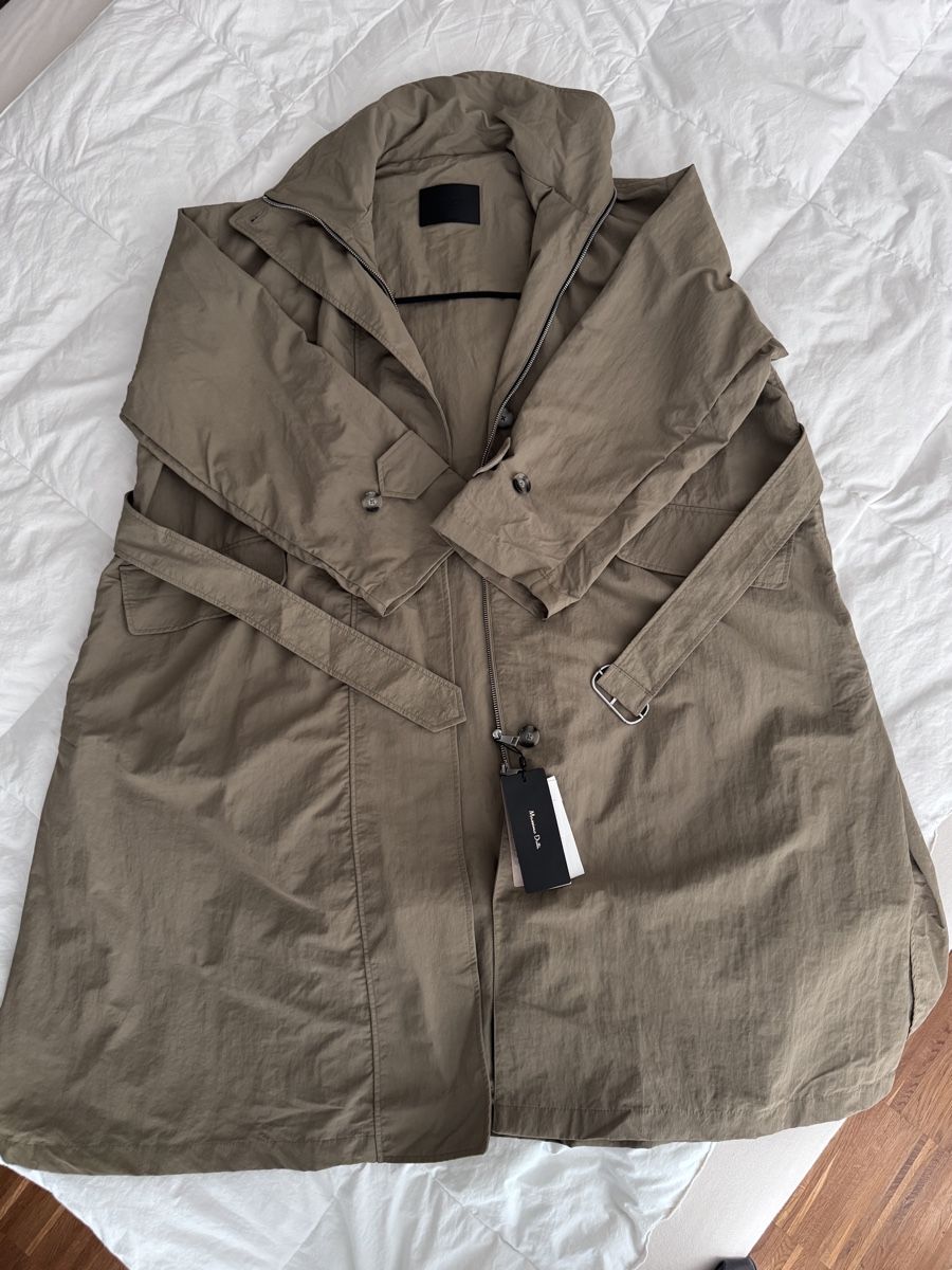 Massimo Dutti Cappotti: Massimo Dutti Baggy Trench Coat  - Wardrobe Essential – Nuovo e nell'imballaggio originale da Zürich venduto da Tanja_G88 2