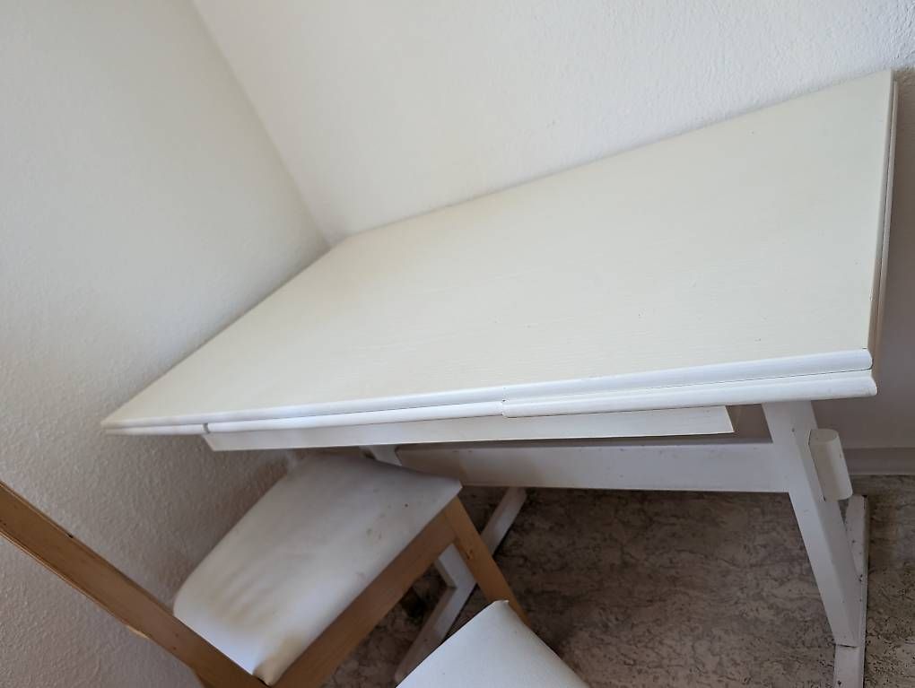 Tavoli: Tisch und zwei Stühle  – Usato da Männedorf venduto da Gian.franchi