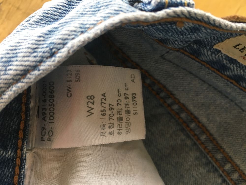 Levis Rock Gr. 28, neu 9