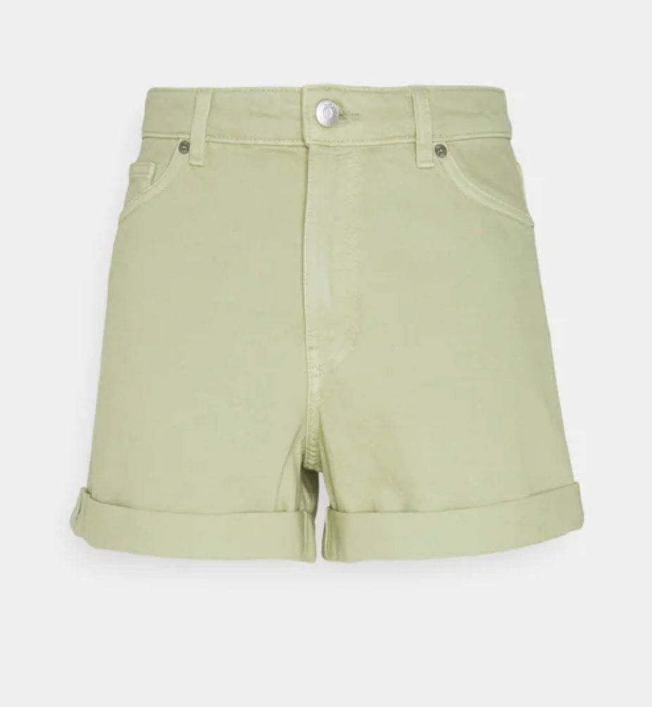 Monki Pantalons: MONKI Denim Shorts – D'occasion à St-George par alaixee