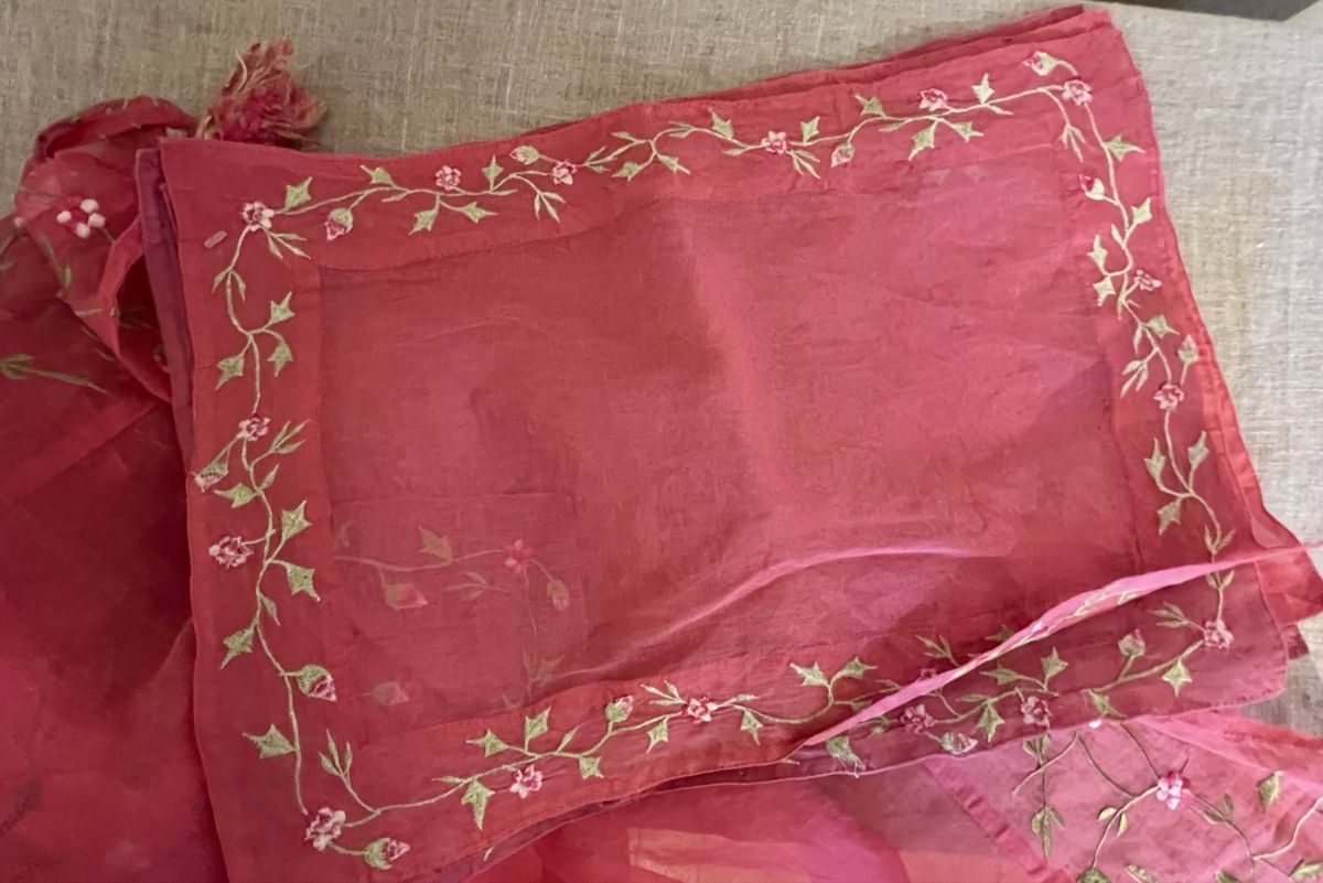 Altra biancheria da tavola: Belle nappe carrée organdi coton brodé fleurs 5 sets de tabl – Nuovo (secondo la descrizione) da Genève venduto da DELIRBEADS 4