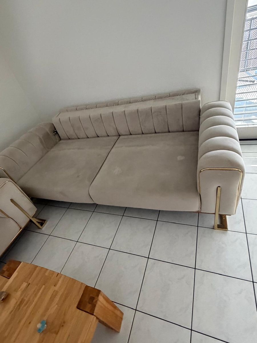Divani: 2 Sofas in Beige mit goldenen Details – Usato da Bolligen venduto da lim_l5v7 2