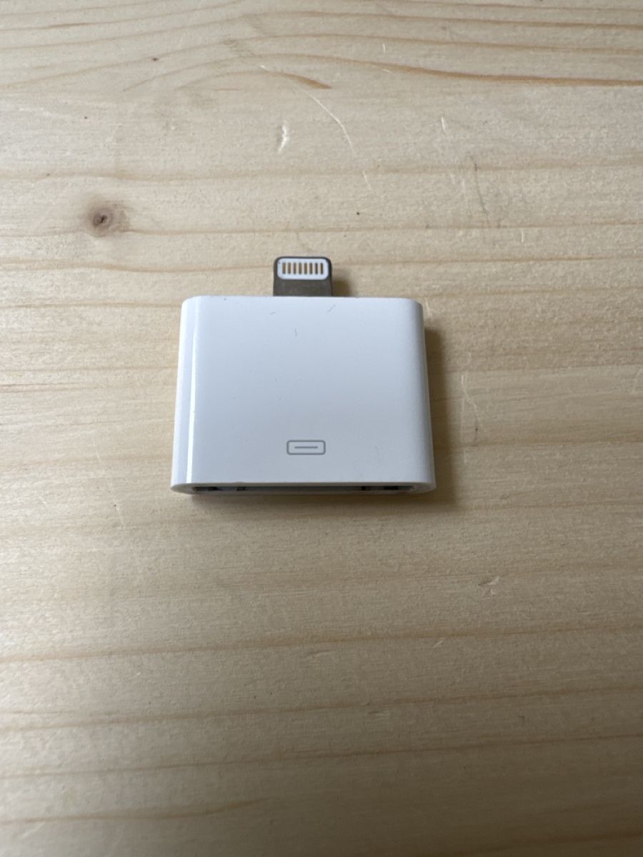 Unità & Adattatore: iPhone Adapter Lightning – Usato da Ebnat-Kappel venduto da Elegant 5