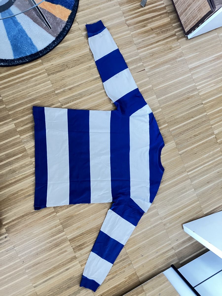H&M Maglioni & Felpe: Longsleeve -Everything is connected H&M  – Usato da Zürich venduto da nik_7mkf 1