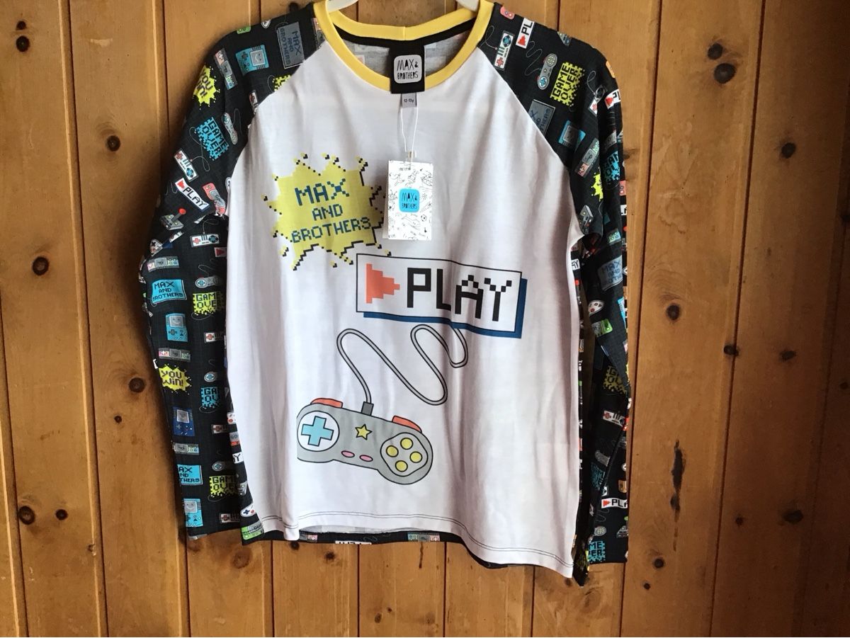 Hemden, T-Shirts & Polos: MAX AND BROTHERS Langes Shirt mit Controller Print Grösse  – Neu und originalverpackt aus Samedan von dim_wd9v 1