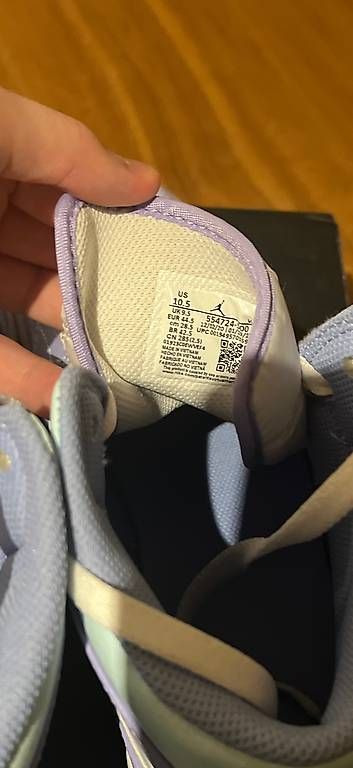 Chaussures hommes: Jordan 1 Mids  – Neuf avec emballage d'origine à Zürich par and_fwy7 2