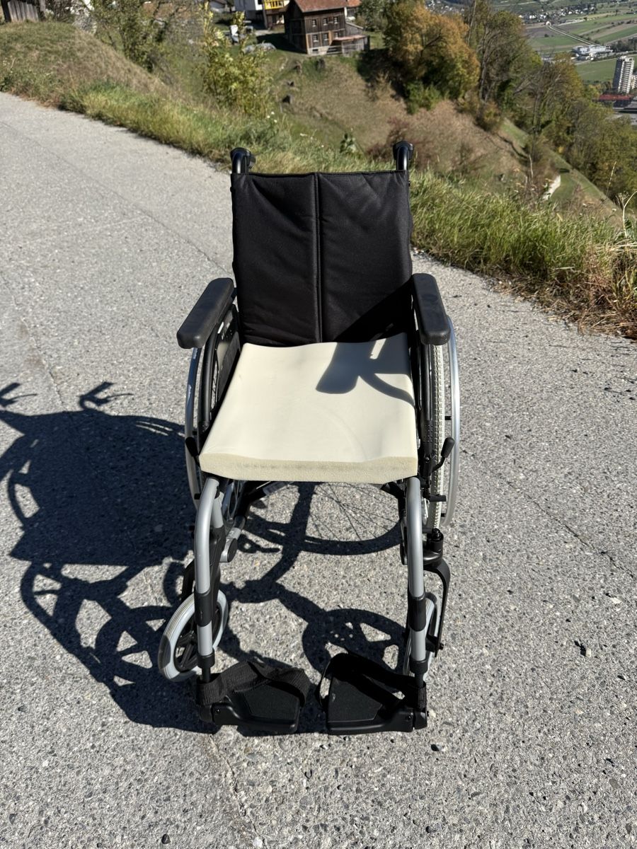 Rollstühle: Rollstuhl – Gebraucht aus Mastrils von cla_nsg9 3