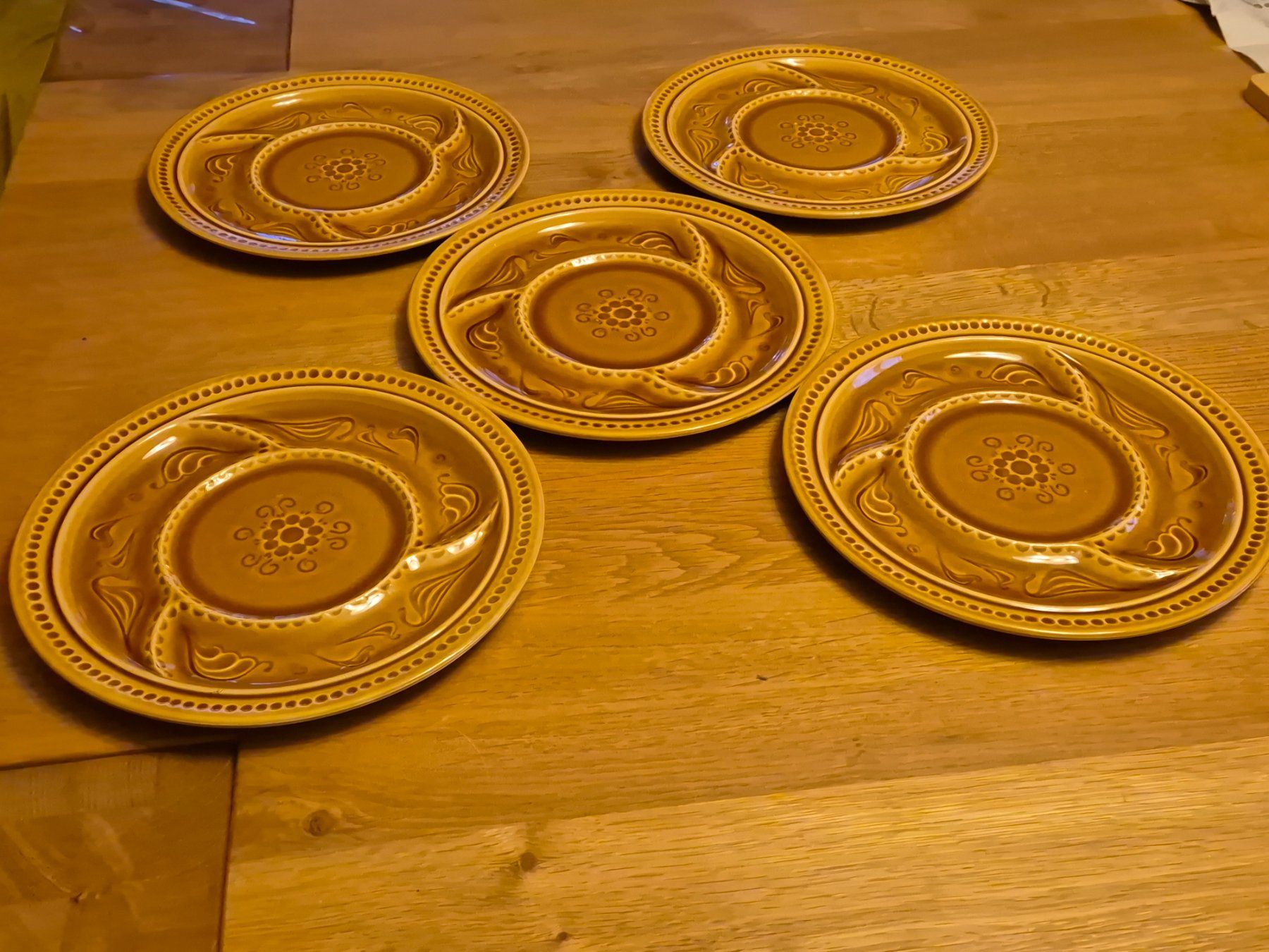 Piatti: 5 plats décoratives – Usato da Monthey venduto da McAuthor 1